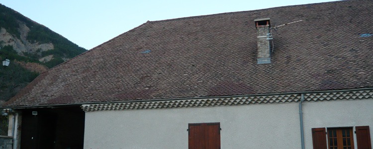 Travaux de charpente couverture zinguerie _ Saint Michel les Portes (1)